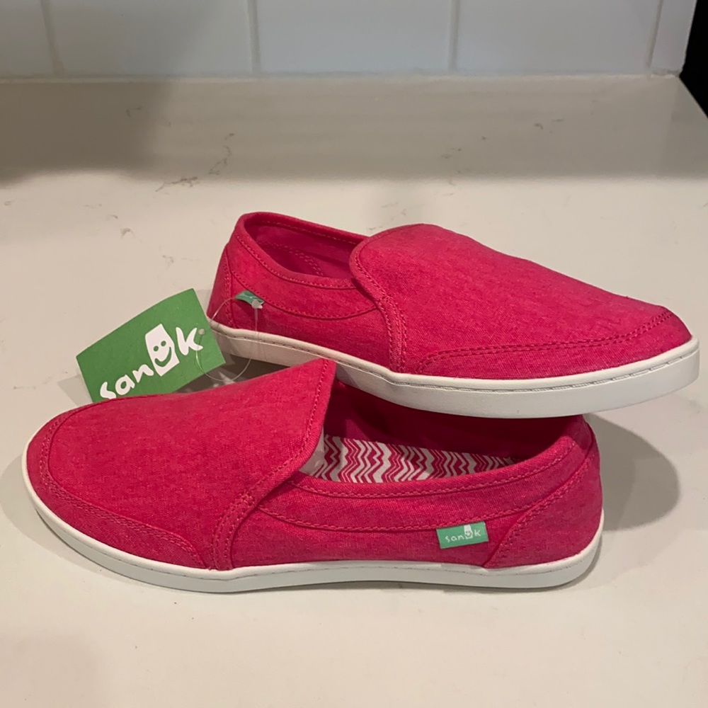 Sanuk Girls Hot Pink Slip on Sneakers Size 4